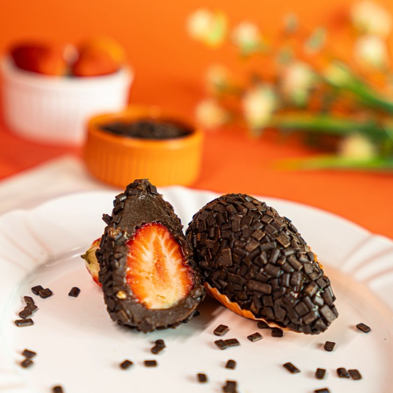 Coxinha de Morango Meio Amargo